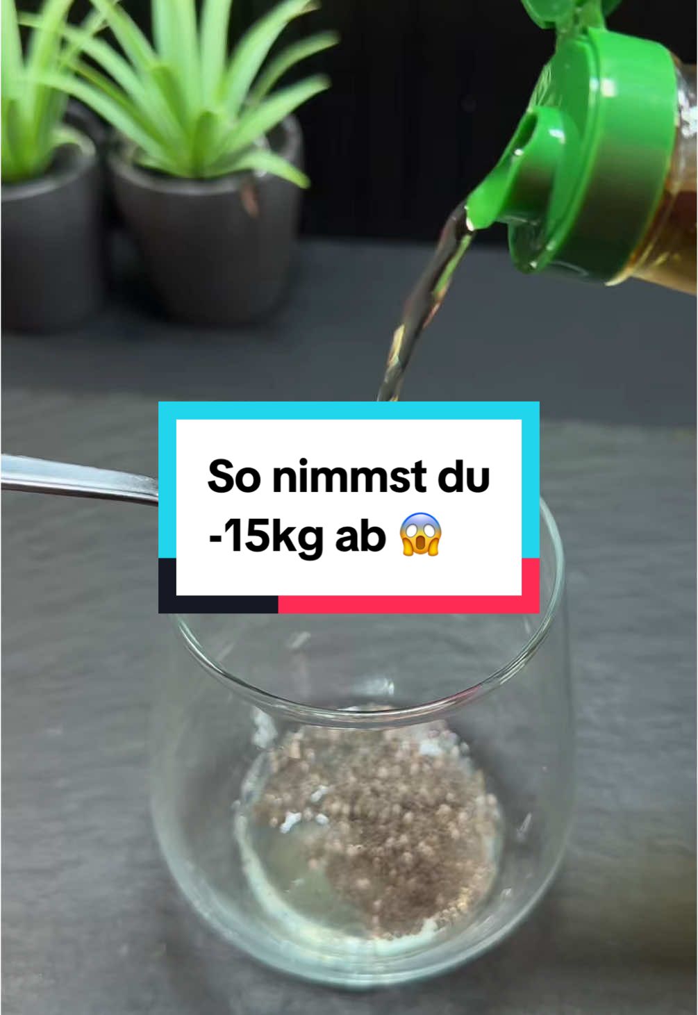 So nimmst du -15kg ab 😱 Kurbelt deine Fettverbrennung an, gibt Energie, hemt Heißhunger und hilft beim Abnehmen 🤩💪🏻 #abnehmen #abnehmdrink #gesundabnehmen #weightloss #weightlossdrink #loseweight #healthy #healthylifestyle #chiasamen #zitrone #chia #blutzucker #elixier #lemongingershots 