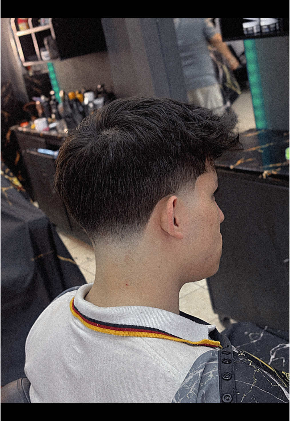 ¡Descubre por qué **SOMOS LA MEJOR BARBERÍA DE RORHMOSER **! 💈🔥 No es solo un corte de cabello, es una **EXPERIENCIA**. Con más de 6 años perfeccionando cada estilo, nuestro equipo de trabajo está listo para darte el look que **SIEMPRE SOÑASTE**.  Ya sea que busques lo clásico o lo más moderno, en **[LEGEND BARBER STUDIO]** lo hacemos posible. 💇‍♂️💥 ¿Por qué somos los mejores?   ✔️ **Profesionales expertos** que cuidan cada detalle.   ✔️ Cortes **personalizados** que reflejan tu estilo único.   ✔️ Ambiente **premium** y un servicio que va más allá de tus expectativas. ✔️Bebida de cortesía,con o sin alcohol. ✔️Amplio parqueo  ✔️Recepcionista para agendar tu cita  No pierdas la oportunidad de verte increíble.   📍 Visítanos en PLAZA RORHMOSER y únete a los cientos de clientes que confían en nosotros. 📲 ¡Reserva tu cita hoy!   💥 **El mejor look está a tan solo un corte de distancia** 💥 #BarberíaRohrmoser #EstiloPerfecto #CortesDeCabello #SanJosé #MejorBarbería #BarberíaPremium #lookperfecto #plazarohrmoser #costarica ---