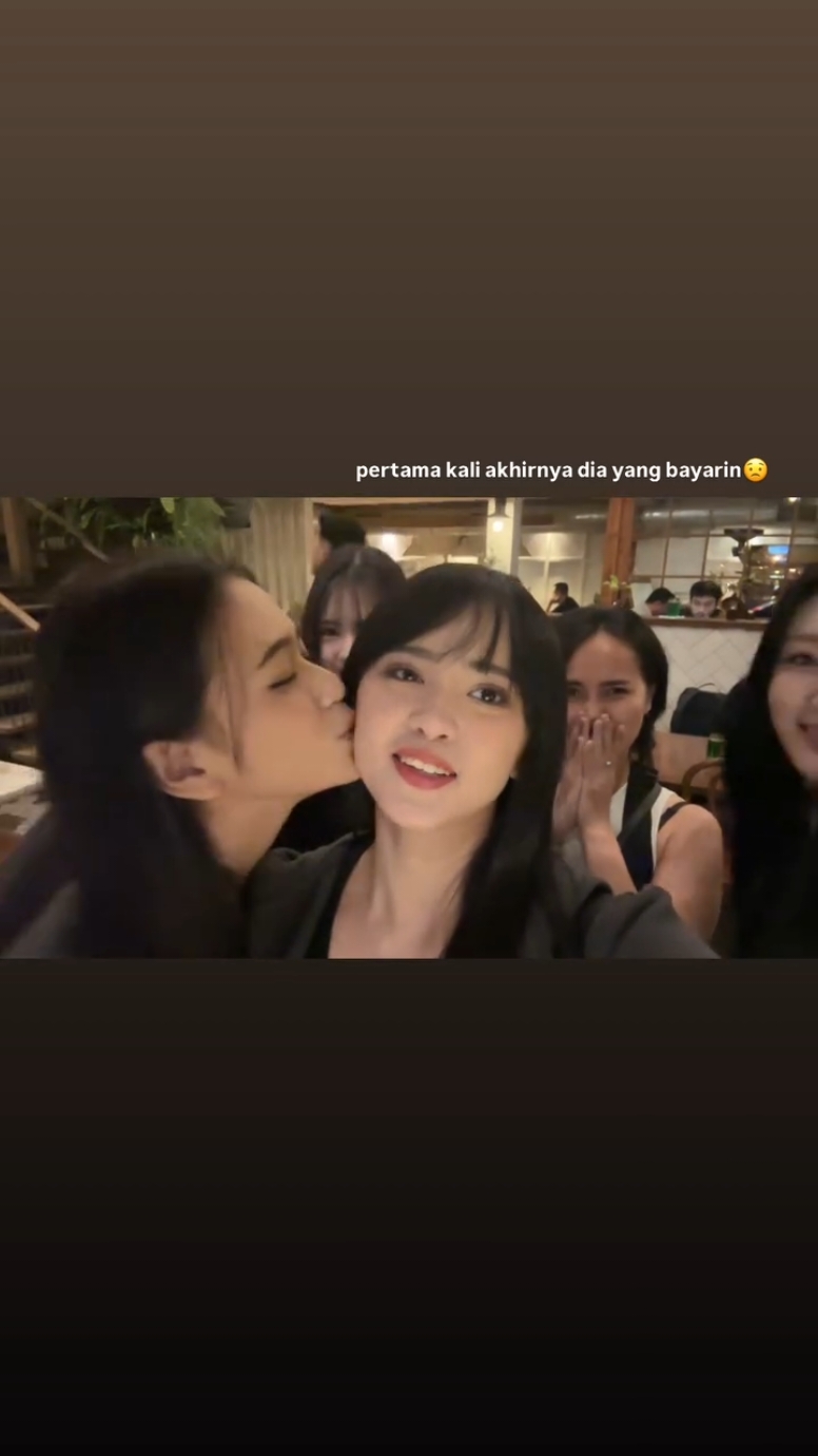 All You Can Eat  yaa tin aseek... 🤟🤟🤟 #kathrinajkt48 #marshajkt48 #chrityjkt48 #adel #revafidelaadelpantjoro #iinwaode 