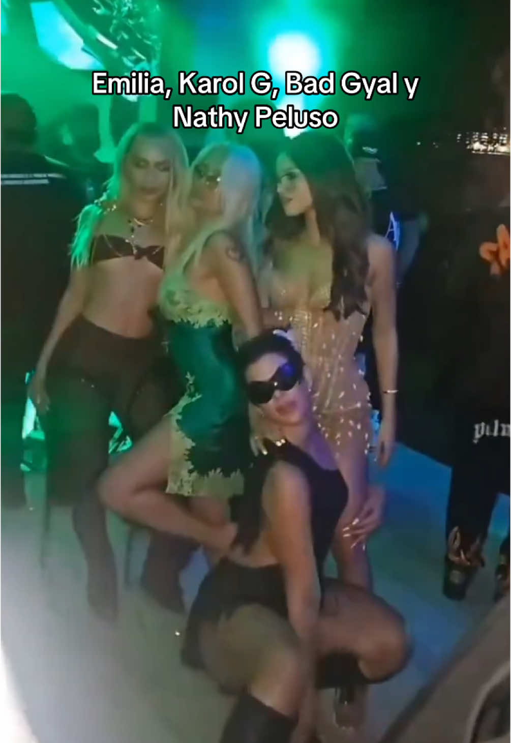 🔥 @EMILIA @Karol G @Bad Gyal y @Nathy Peluso posando en el after party de #LatinGRAMMY 2024 🏆🎶 #BillboardAR #25AñosDeExcelencia #karolg #emilia #badgyal 