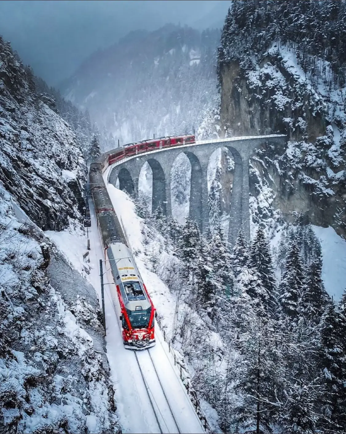 “Winter is calling! ❄️✨ I’m beyond excited for the upcoming season and can’t wait to take you along to explore the magical mountains. Imagine sparkling snow, breathtaking panoramas, and unforgettable adventures in the heart of Switzerland! 🏔️🌟 Reach out, and let’s create your dream tour together – the winter wonderland awaits! 🚶‍♀️⛷️❤️ #WinterMagic #SwissMountains #AdventureAwaits #switzerland #myswitzerland #wintervibes #swissalps 