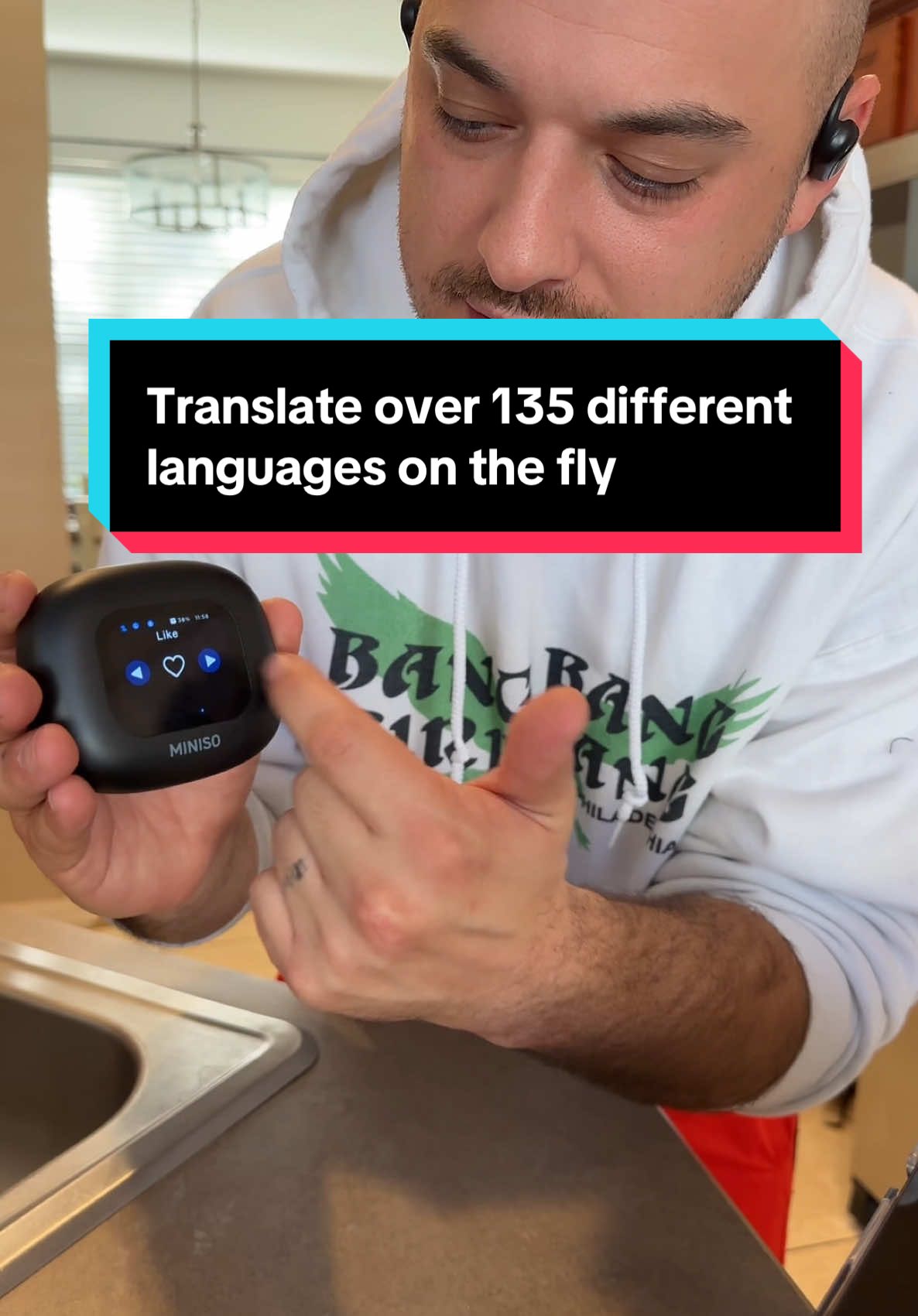 Replying to @Mlyborra live demonstration on how to use the Miniso X300’s translating headphones. We show how to translate from Spanish to English. #translationheadphones #spanishtiktok #tiktokshopblackfriday #tiktokshopcybermonday 