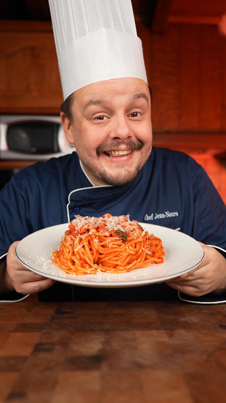 Spaghetti all'amatriciana 🤤 @lionfield  👇 Ingredients for 2 : - 200g spaghetti - 1/2 chili pepper - 100g pancetta - 60g percorino cheese - olive oil - 120g tomato sauce - Cook sauce for 10-15 minutes over low heat  #asmr #foodasmr #cooking #Recipe #spaghetti #pasta #italianfood #cheese #tiktokfood 