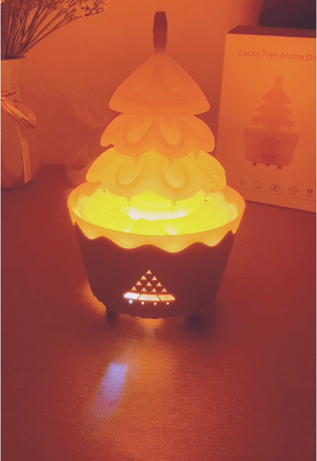 Perfect gift for Christmas 🎁🎄#diffuser #humidifier #nightlamp #homedecor #christmasgift #christmas #christmastree #fyp 