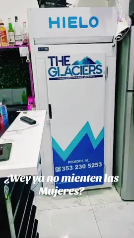 Solo iba a preparar unos tragos! JAJAJA #viral_video #flypシ #fyp #humor #mujeres #hielo