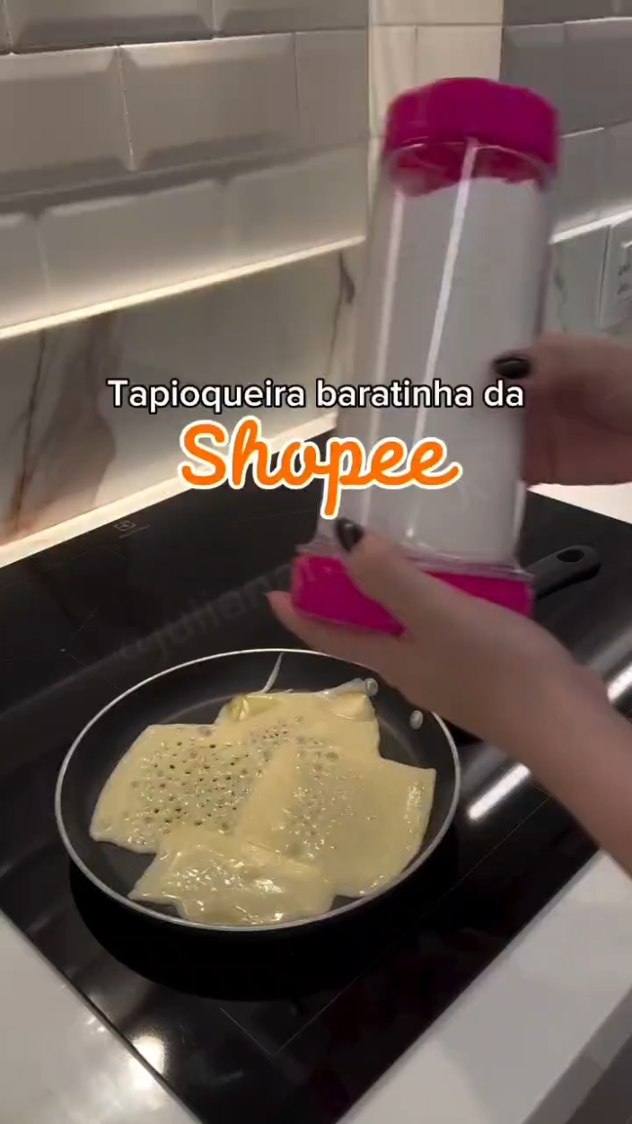 Confira Tapioqueira Peneira Polvilhador Armazena Tapioca Farinha Cozinha Utensílio com 1% de desconto! Somente R$24,98. Encontre na Shopee agora! https://s.shopee.com.br/7pc3sZyQcK?share_channel_code=1
