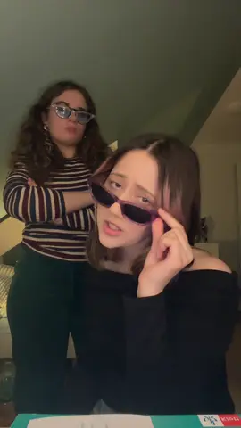 APT with my bestieee@heyiamluisa 🤪 #foryou #fy#bestie #apt #fun#BestFriends 