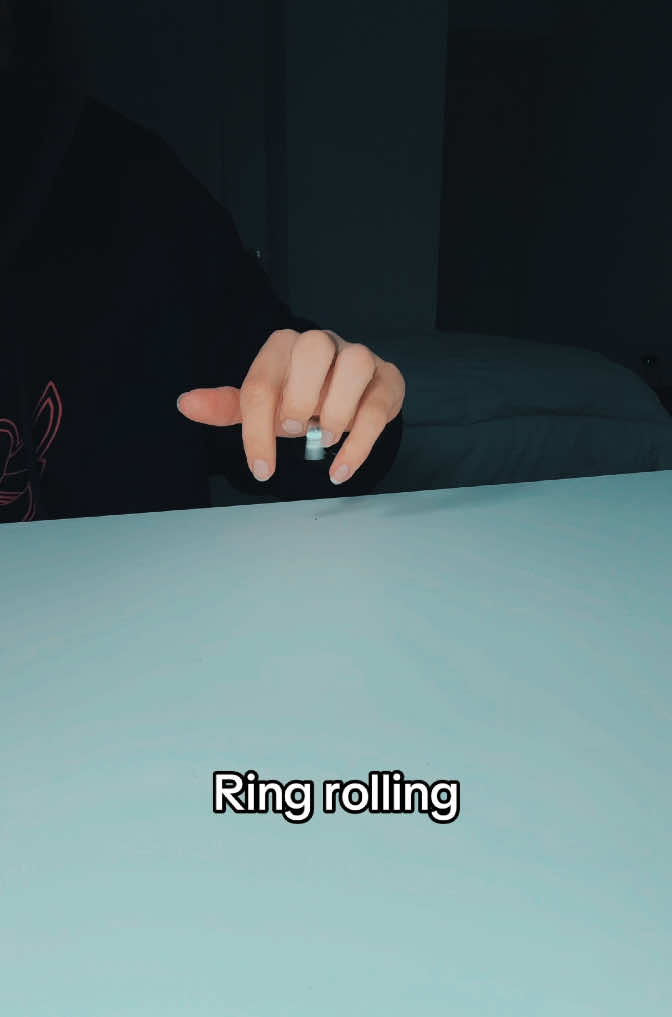 Tutorial pinned on my profile👈❗️#fyp #viiral #rings #hands #ringrollin 