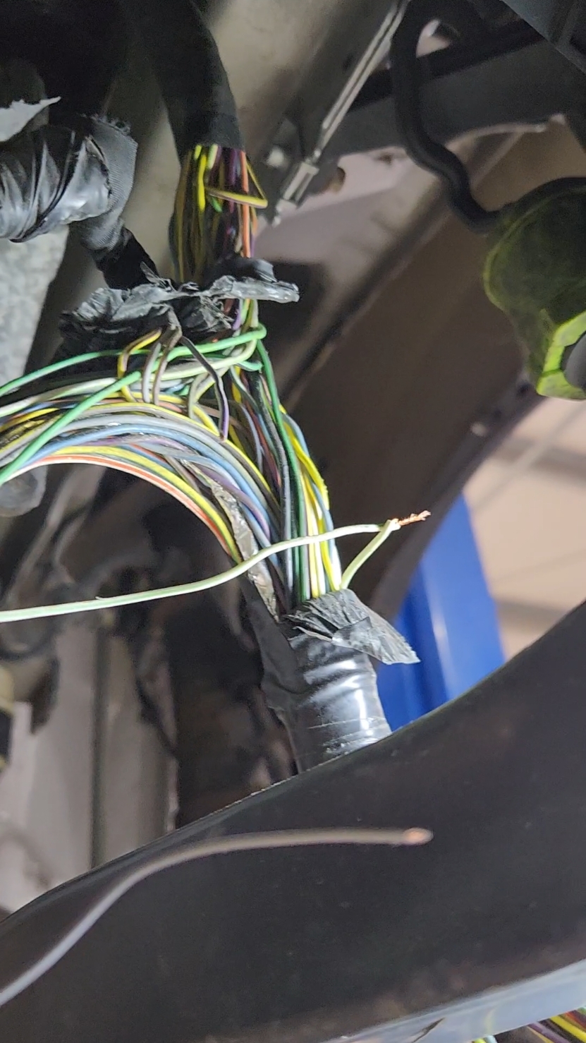 Battery light staying illuminated on a 2016 Ford Escape. Lost comm with active grill and generator due to a lin bus open circuit. U012D and U0284. 