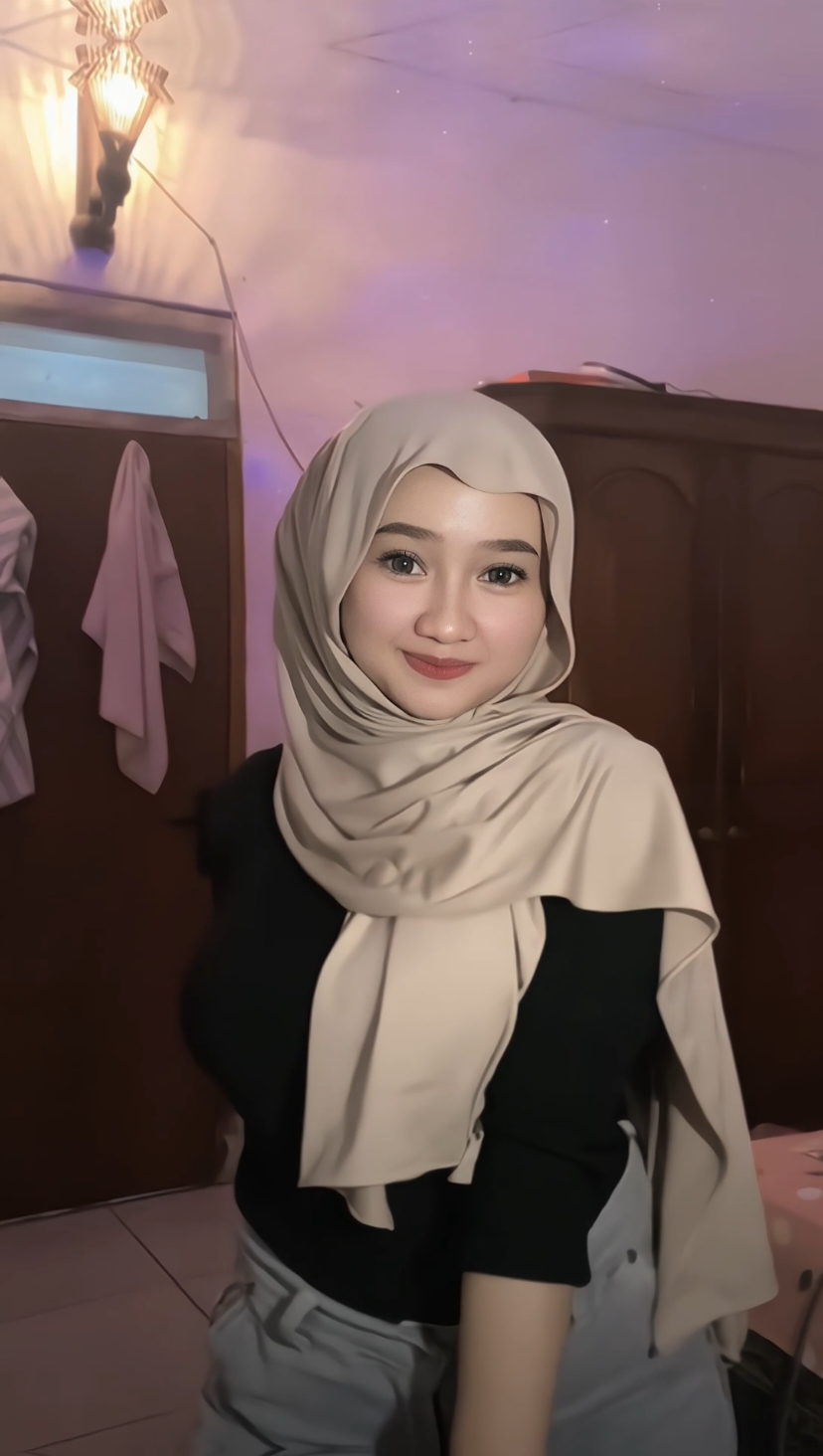 Jilbab + rajut gapernah gagal bikin crt 🤤🤤🤤 acc : niaanjarsari_ #fyp #xybca #moots? #lewatberanda #4u #4upage 