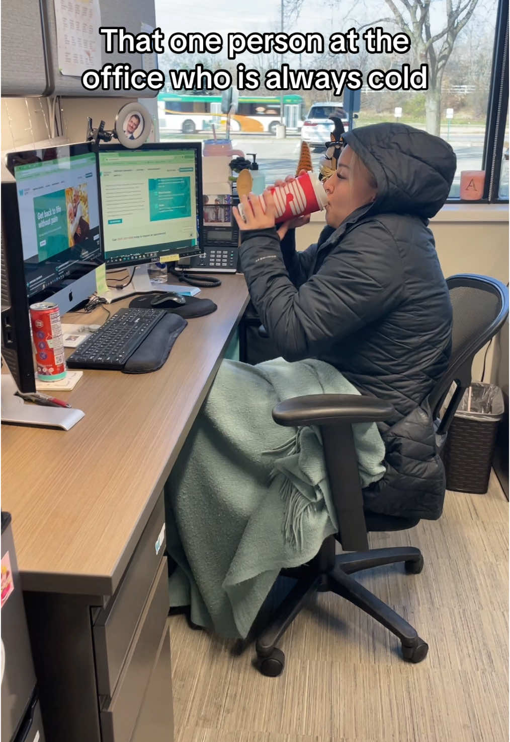 There’s always that one person is every office, right?🥶 #officehumor #workplacehumor #workhumor #officelife #worklife #cold #fyp #fypシ 