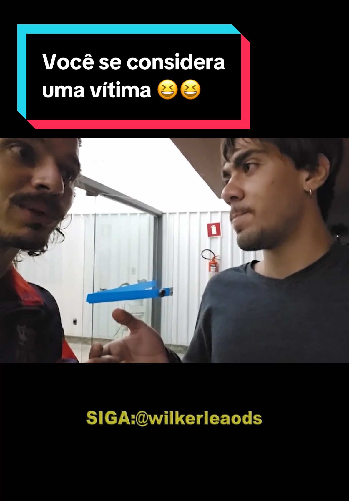 O alune veio emocionado e me deu esse presente 😆 #direita #BOLSONARO #luladrão #ptnuncamais #fazol #unb #wilkerleão 