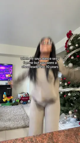 😂😂😂😂LMFAOO the way I havent done a kick or a hurkey in over a DECADE lol I now I’m sore 😭😭😂 #danceforme #fypツ #cheerleading #dancechallenge #funnyvideo 