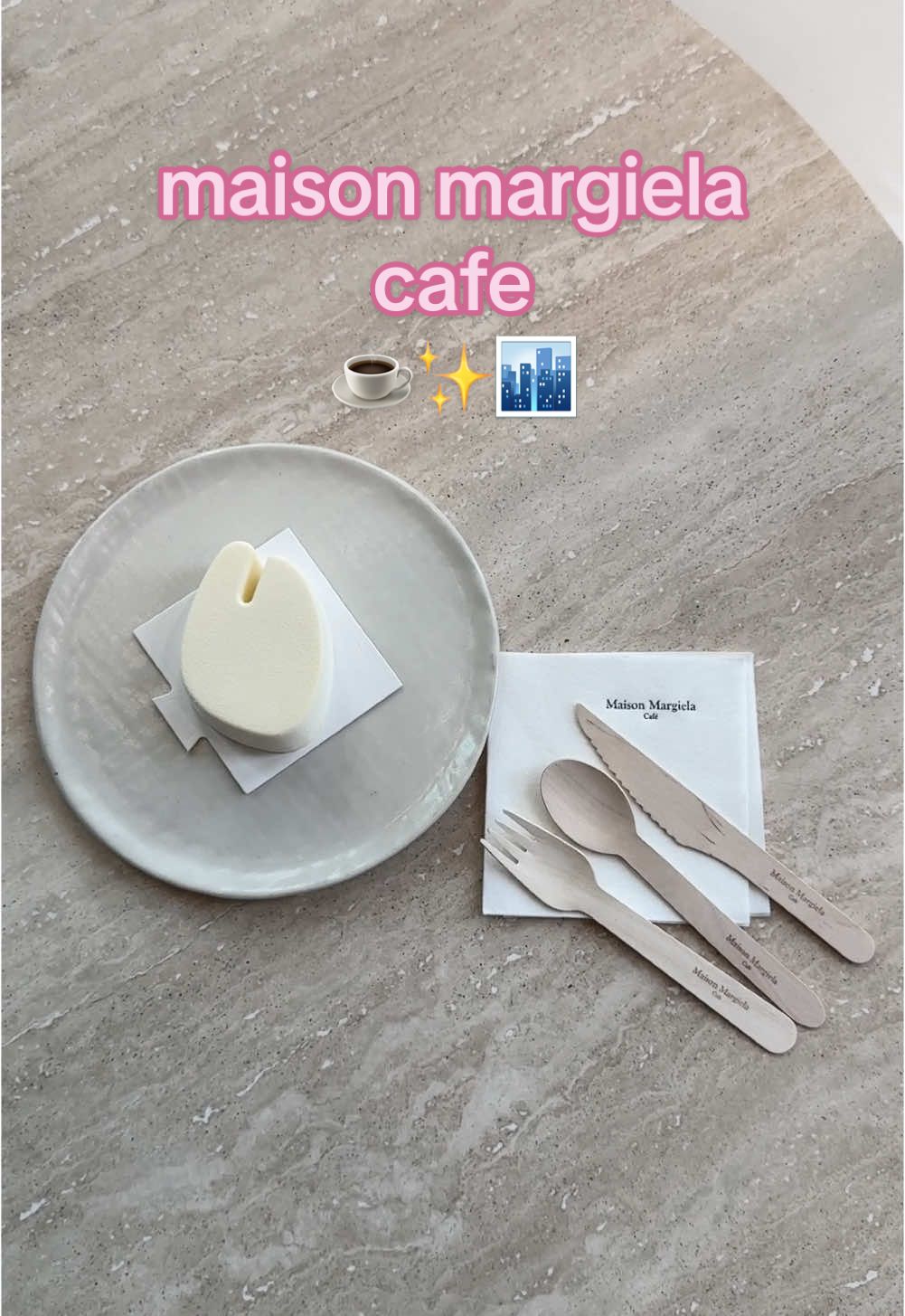 the tabi cake!!!! ☕️✨ #maisonmargiela #maisonmargielacafe #coffeeshop #designer #tabi #tabis #shanghai #fashion 