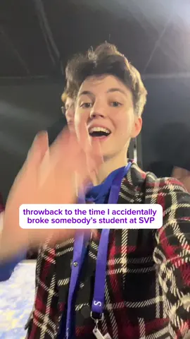 Featuring Max (of Max’s Blogosaurus), Jake, Oliver, @Raptor Chatter, and my terrible captioning skills. #paleontology #dinosaurs #dinosaur #funny #mindblown #science #dinovember 