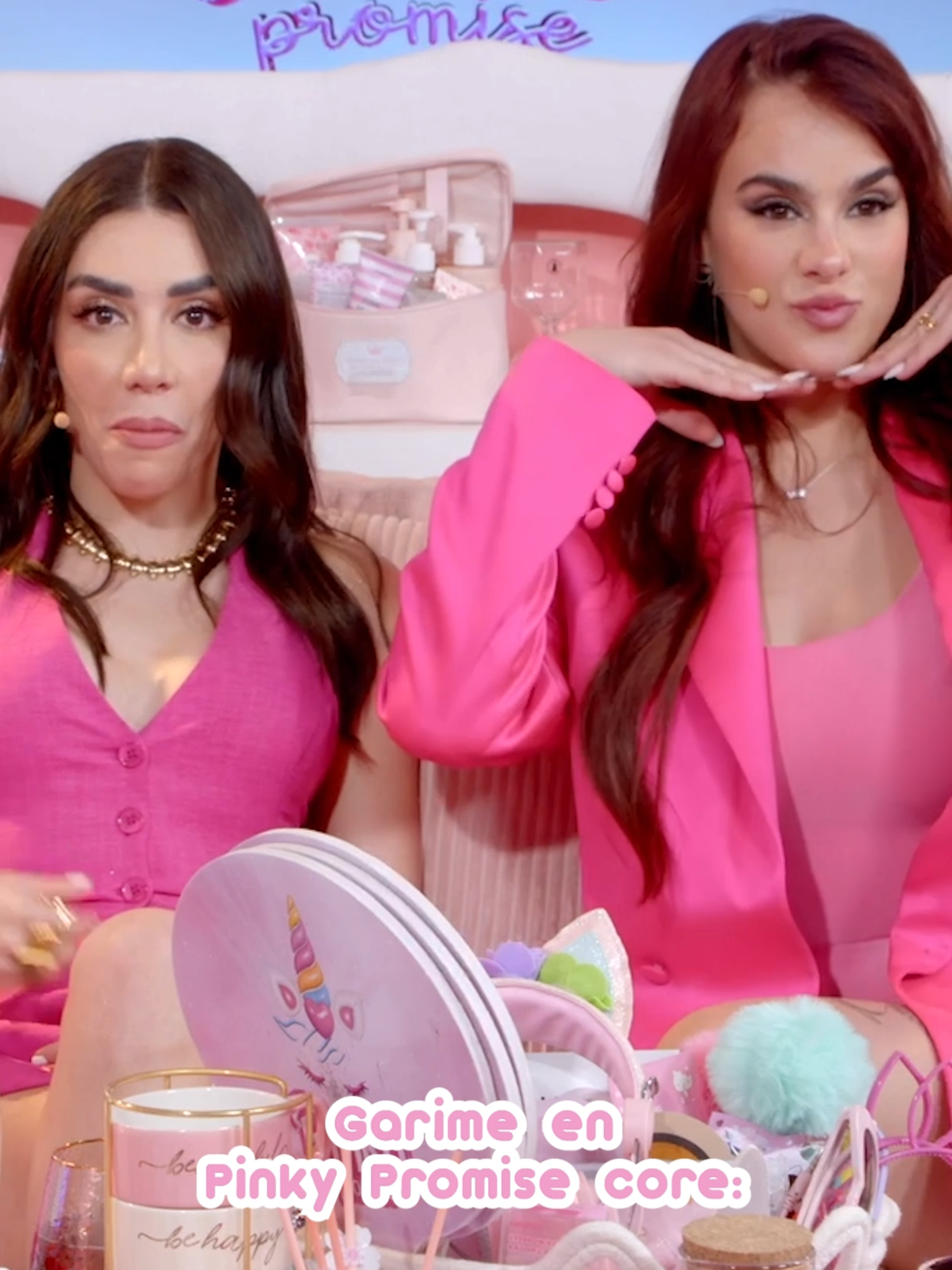 ¡Amamos a @karimepindter y @galamontes_! 💖 Cada momento que nos regalaron en Pinky Promise fue increíble 🤩 Si te lo perdiste, corre a YouTube: #PinkyPromise 🦄💖 #PinkyLovers #SenseiMedia #KarlaDiaz #PinkTok