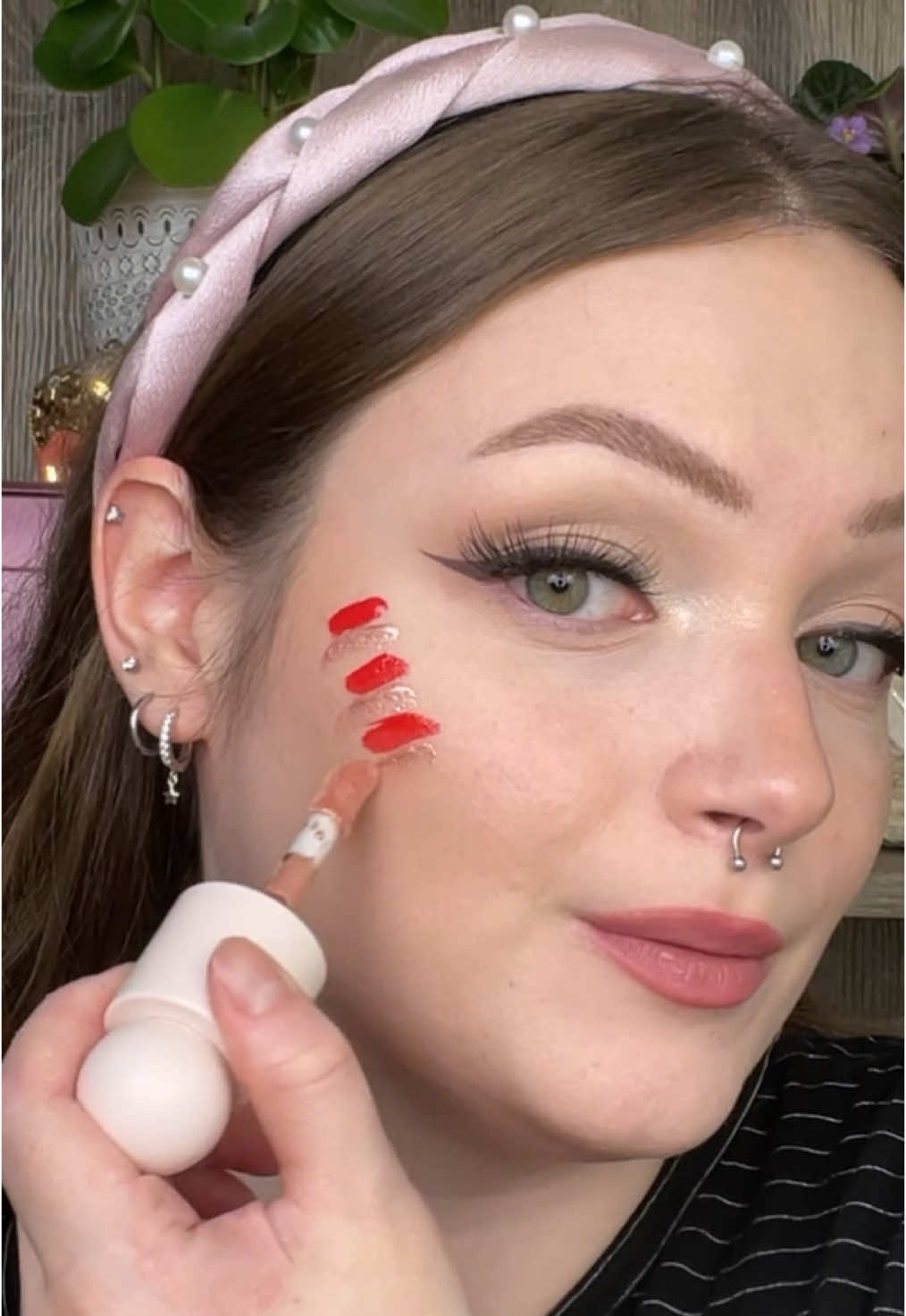 Replying to @mandi_523 CANDY CANE BLUSH?!!🎄❄️ What kind of holiday makeup should we do next?? 🎁 lb @ANASTASIA💜 #makeuptiktok #viralmakeup #makeuptutorial #holidaymakeup #candycaneblush #makeupchallenge #christmasmakeup #easymakeup 