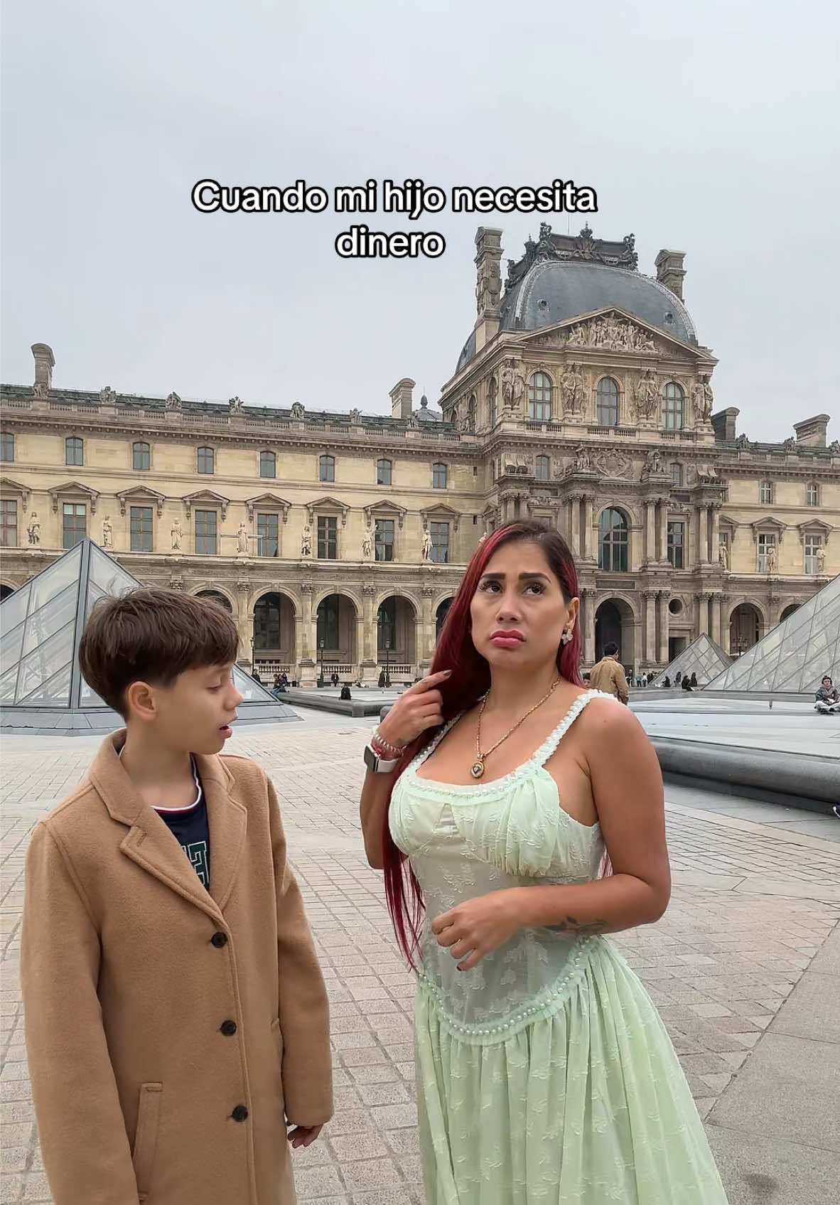 😔😅. @Samuelgrajales #hijos #paris #mama #humor