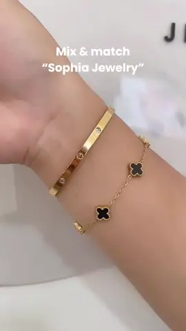 Rekomendasi gelang bangle& rantai clover titanium lapis emas 18 karat, yang bisa di mix and match nih dan harganya terjangkau banget🤩 klik link di bio untuk cek koleksinya🥰  #gelangtitanium #gelangbangle #gelangrantai #titaniumjewelry #sophiajewelry #surakarta #perhisanmurah #gelangmurah #titaniummurah #fypage #fyppppppppppppppppppppppp #fypdongggggggg #fypdongggggggg #plisssfyp #masukberandafyp #bismillahfyp #trending #trendingvideo #xyzabc #xybca #kontenlucu 