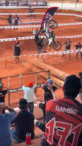 Meio ON meio OFF #opadretaon #hard #hardinrio #jandaia