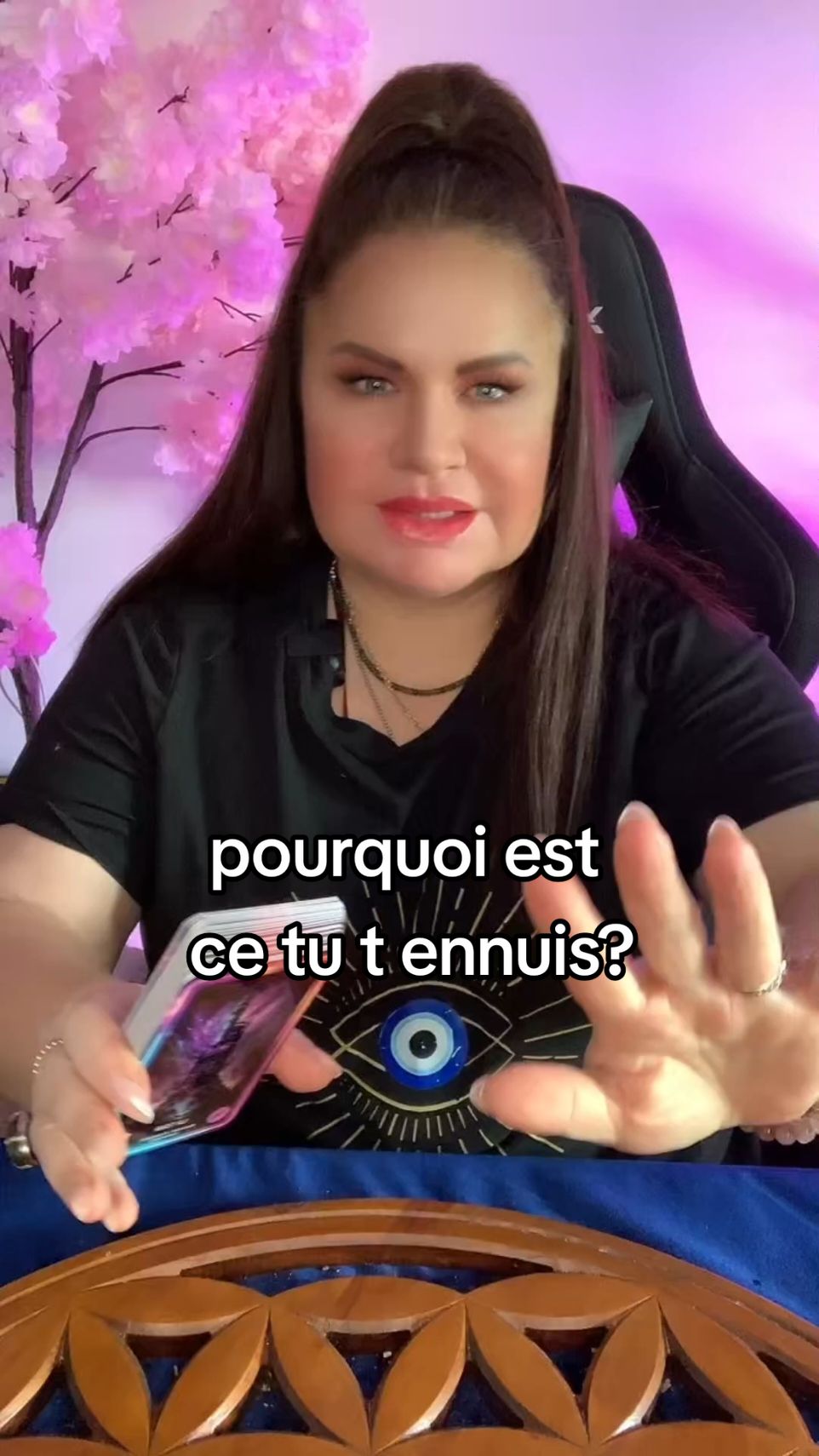 pourquoi est ce que tu t ennuis?🌟🧿#tiragedecarte #cartomancie #voyancegratuite #guidancedujour #developpementpersonnel  #cadeaux #eveilverslalumiere 