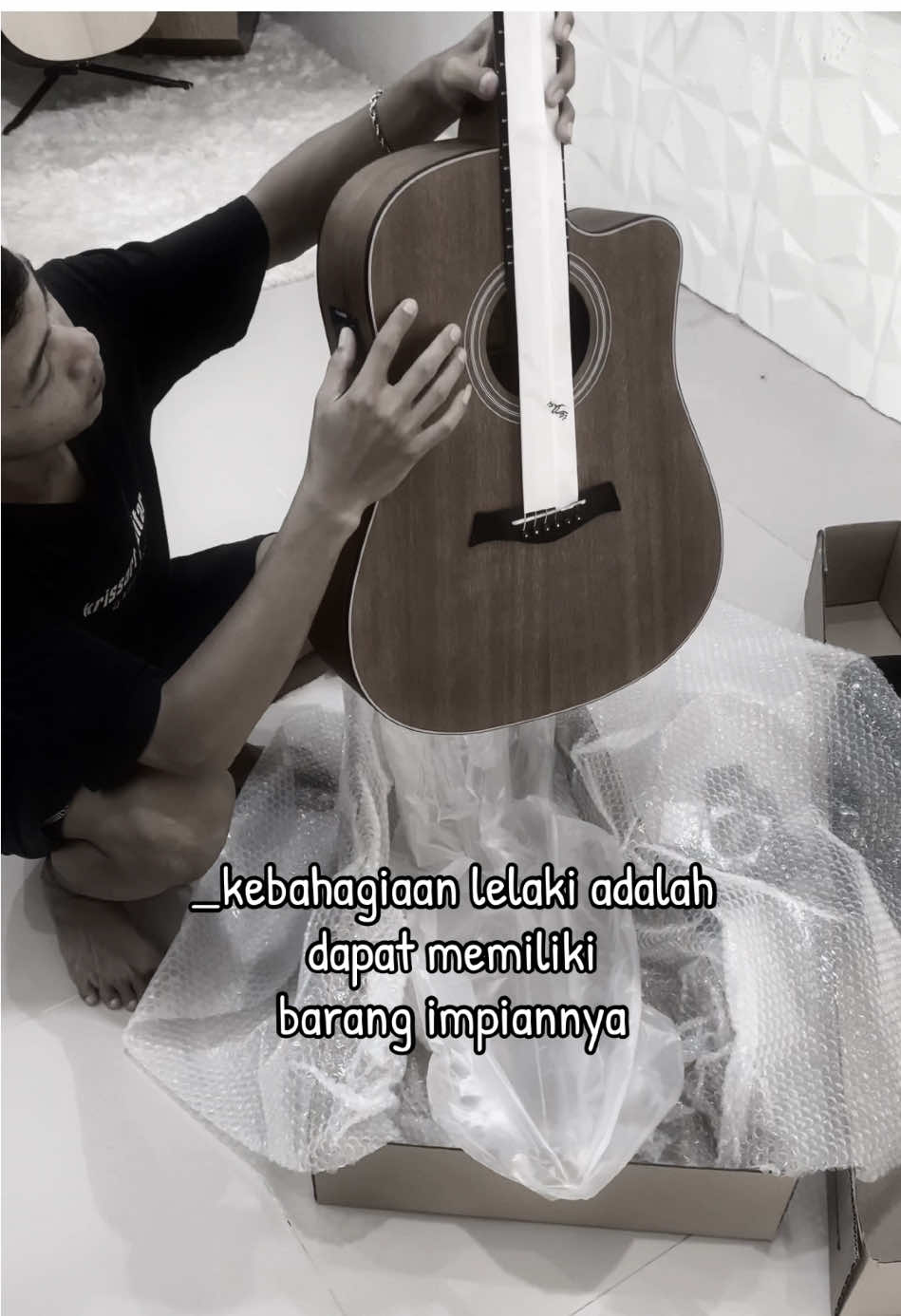 akhirnyaa🙂  siapa nih yang punya keinginan tapi blm terwujud? semoga cpat tercapai ya ✨🤗  #keinginan #citacita #gitar #gitarpemula #gitarimpian #tabarakallah 