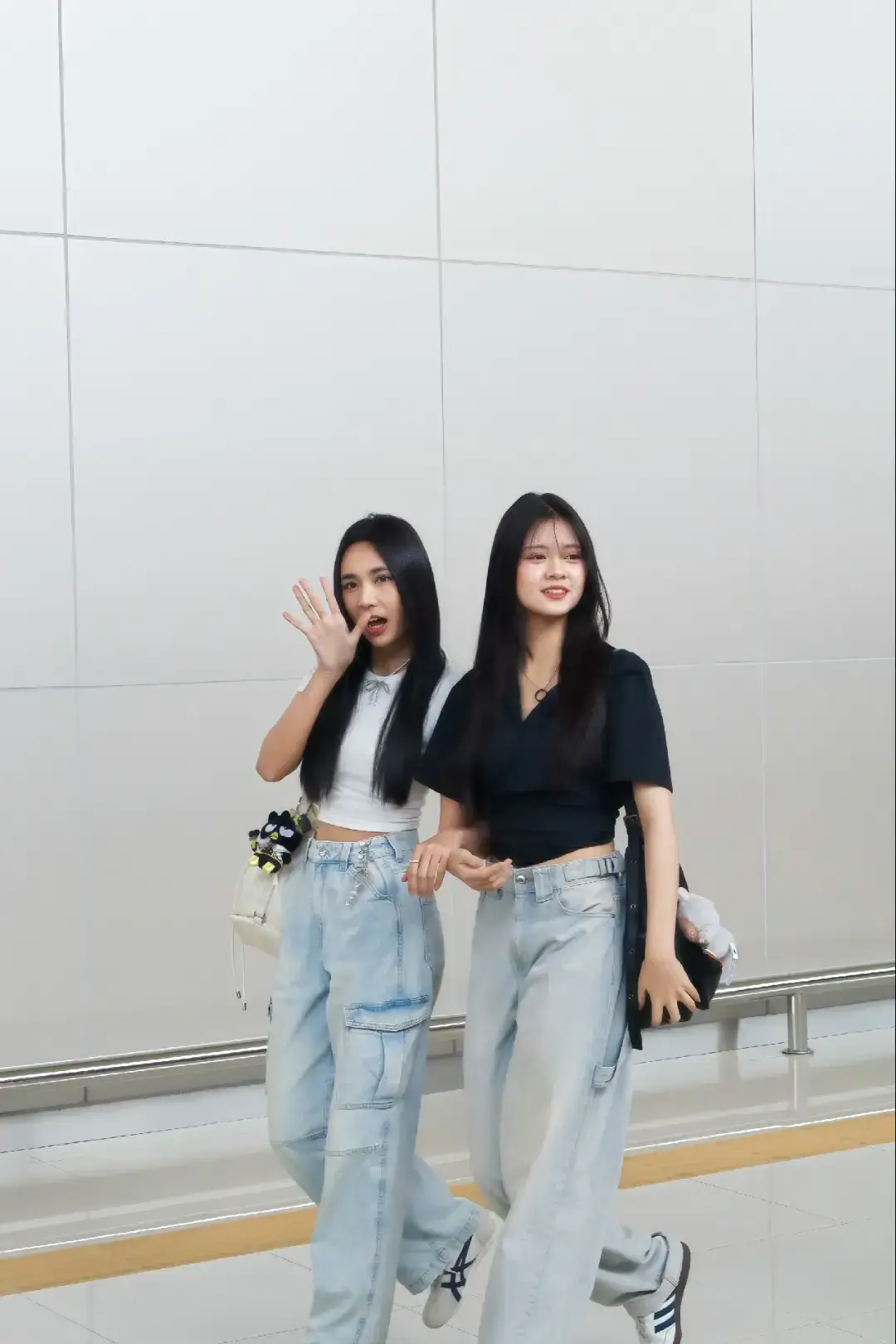 Selamat datang kembali di Surabaya 👋 #christyjkt48 #angelinachristy #gitajkt48