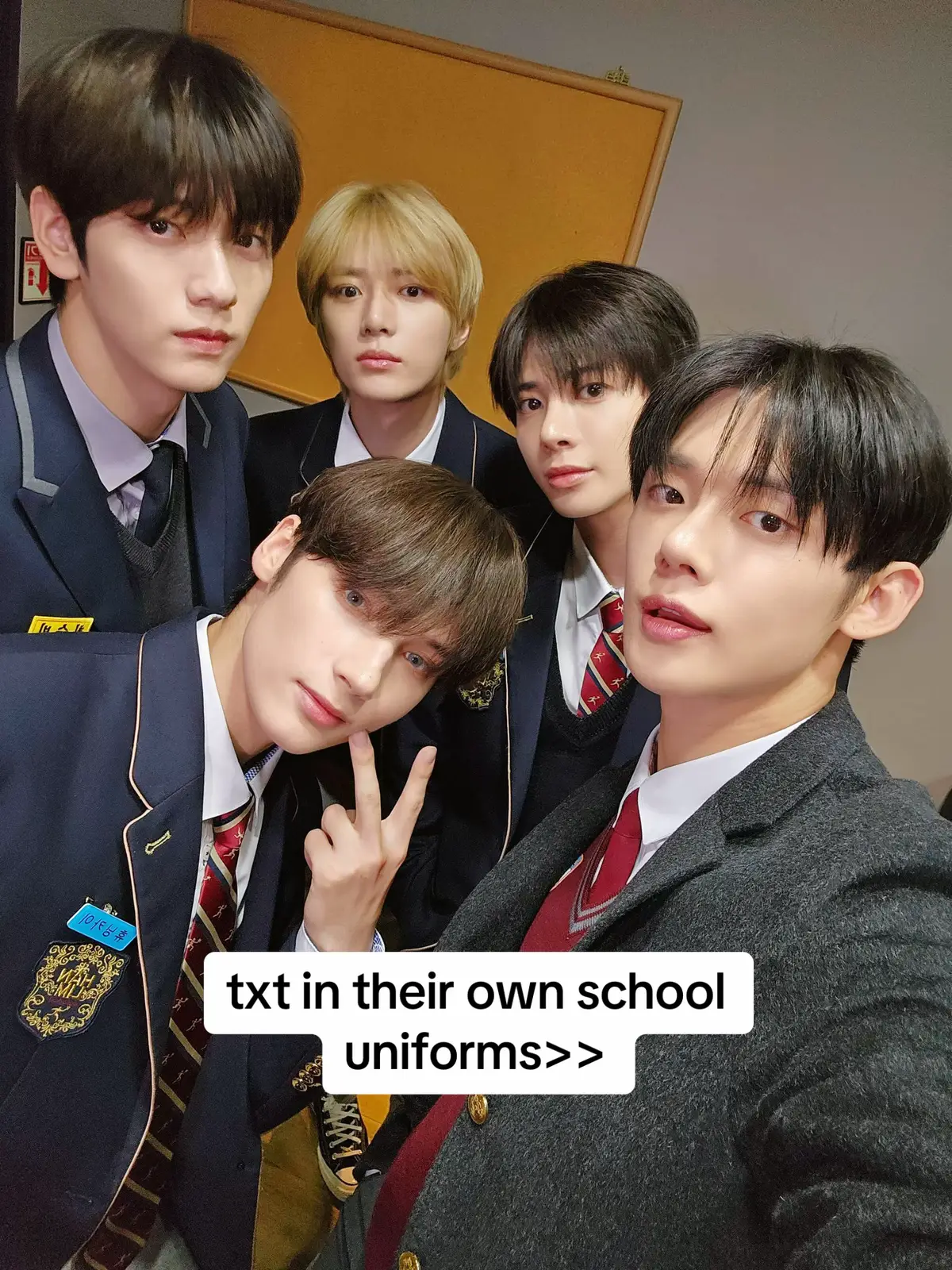 sunbae~💗💖😝 *Yeonjun wore Bulgok High School uniform* 🙏🏼🥺 #txt #tomorrow_x_together #투모로우바이투게더 #fyp #foryou 