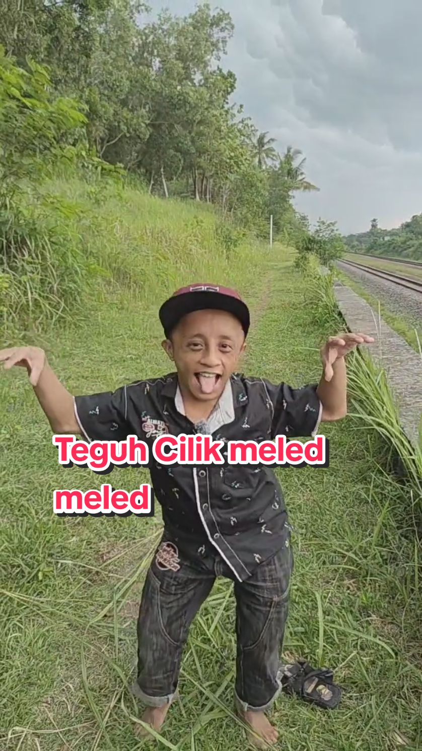 Wadidaw kemasukan apa ini Teguh Cilik  #kudakepang #jarankepang #jathilan #kudalumping #ebegbanyumasan #jaranantiktok #ebegkebumen #ndadijaranan #mendhemebeg #kesurupankudalumping #teguhcilik #mberot 