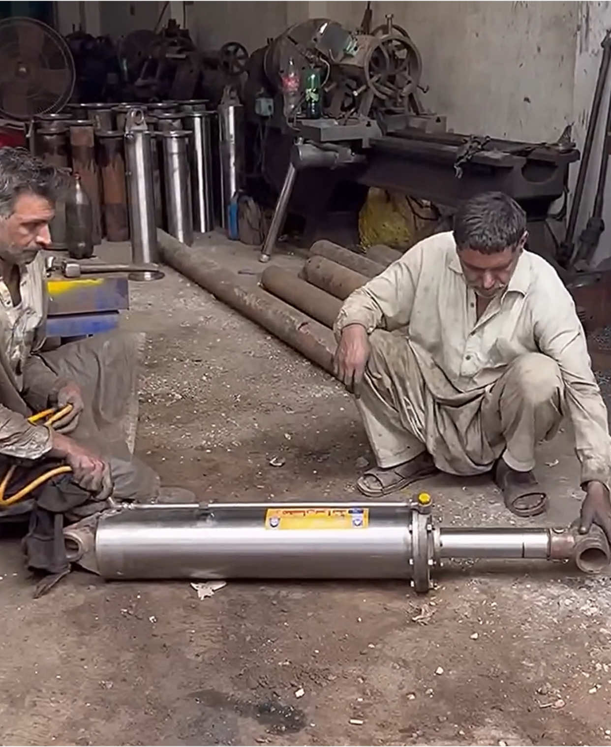 How Hydraulic Cylinder are Made #foryou #fyp #manufacturing 