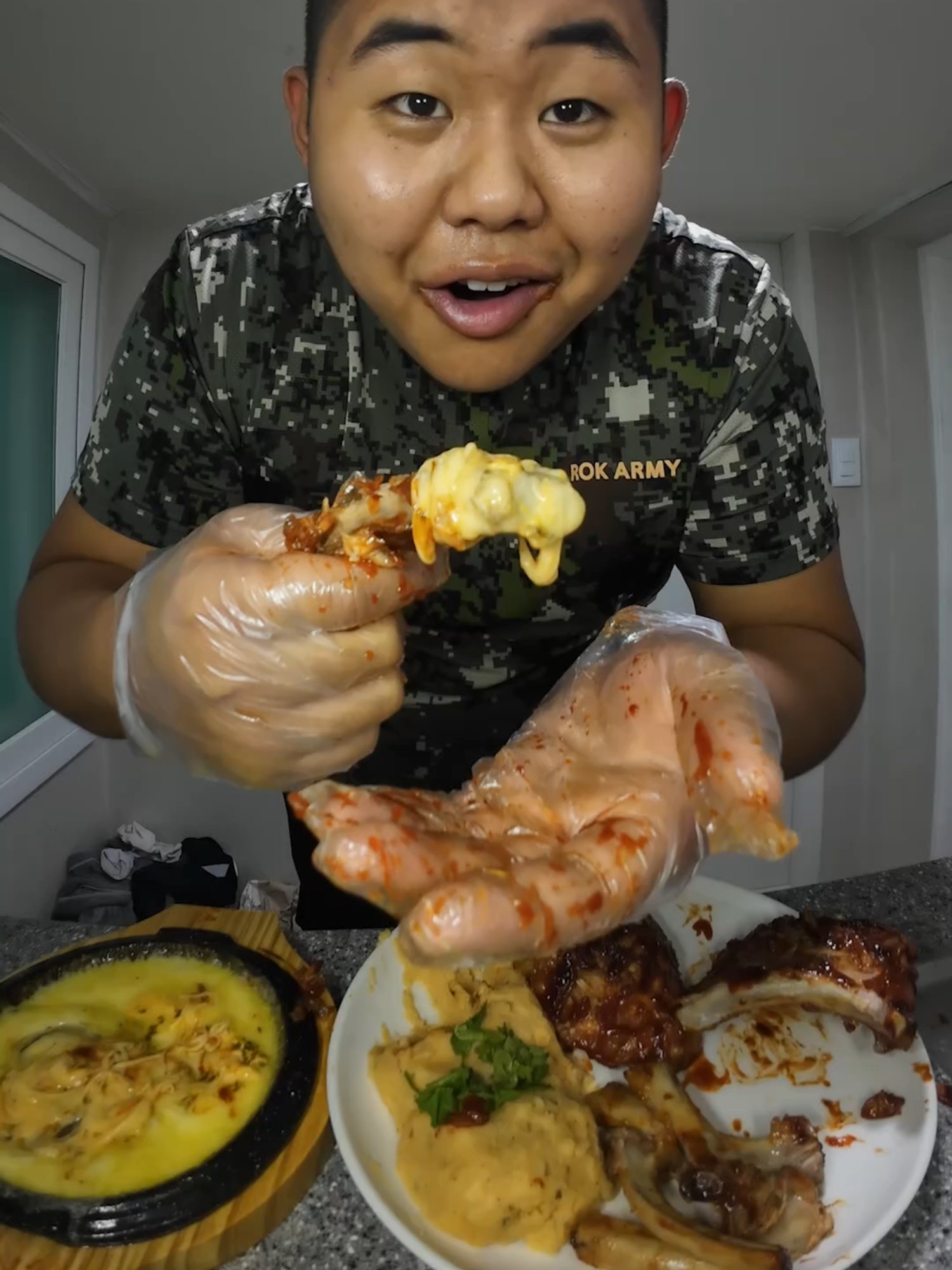 Barbecue pork ribs & mashed potatoes. 바베큐 폭립 & 매쉬드 포테이토 #영상클립 #나람 #NARAM #먹방 #MUKBANG #KOREA #asmr #MIDNIGHTMEAL