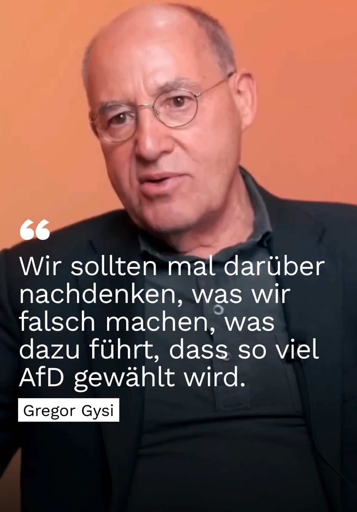 Manche hoffen, von der AfD etwas zu klauen und so deren Wähler zu gewinnen. Klappt übrigens nie! Wir sollten mal darüber nachdenken, was wir falsch machen, was dazu führt, dass so viel AfD gewählt wird. Die Linke hat eine Zeit lang den Osten vernachlässigt. CDU und CSU waren unter Merkel so gestrickt, dass sie bestimmte konservative Kreise nicht mehr erreichten. Die SPD ist für die Leute nicht mehr sozialdemokratisch. Die FDP hat den politischen Liberalismus weitgehend aufgegeben. Die Grünen haben mit den Gründungs-Grünen gar nichts mehr zu tun.