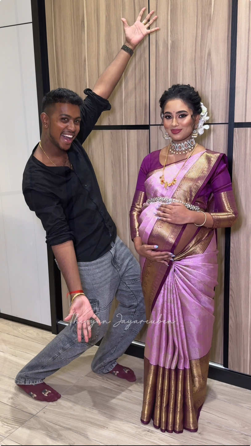 I got too emotional 🥹🧿🤰🏻    All glammed by @vickymakeup_mehndi and styled in @shreeda_kanchi_collections 🥻🤩 #pregnancy #pregant #pregnancyannouncement #babyshower #seemantham #valaikappu #genderreveal #babyboyv#babygirl #pregnancydiary #pregnanttummy #babybum #babybumps #sareedraping #saree #kanchipuram #sareedraping #drape #draping #silksaree