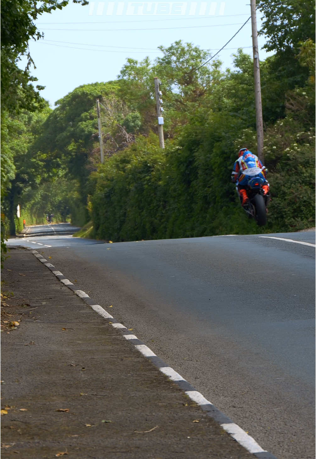 Jumping a Superbike at the TT 🫨 #Motorsport #motorcyle #racing 