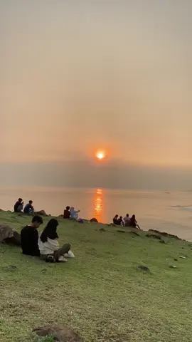 Lombok secantik ini😍#lombokfyp #bukitmeresek #lomboktengah #lombokfypシ゚viral🌴🌴 #lomboktengah🌴🌴fypppp #lombokvirall🌴🌴 #kute #lombokvirall🌴🌴 #jalanjalan #sunset #lomboktimur #bukitpulaulombok #loteng #fyppppppppppppppppppppppp #triplombok #travel #travellombokterbaik #kanaksasak 