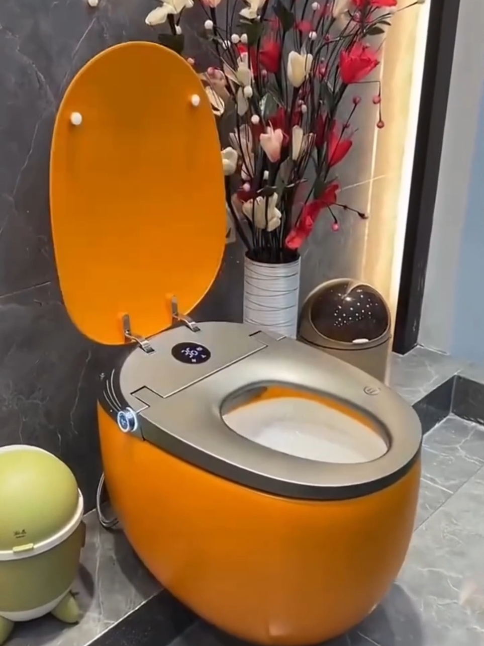 High quality smart toilet #bestproducts #AliExpressGoodFinds #aliexpressfinds #TikTokMadeMeBuyIt #foryou #AliExpressHaul #tiktokfinds2024 #LearnOnTikTok 