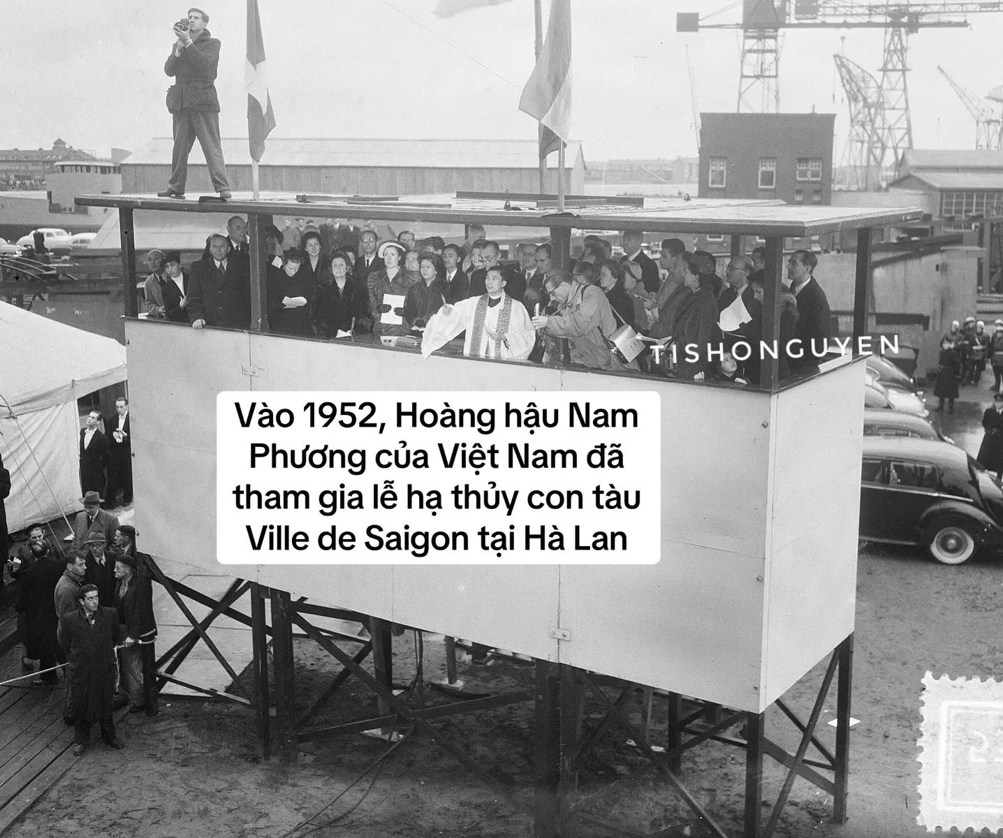 Vào 1952, Hoàng hậu Nam Phương của Việt Nam đã tham gia lễ hạ thủy con tàu Ville de Saigon tại Hà Lan. Hoàng hậu Nam Phương đã thực hiện nghi thức hạ thủy, một truyền thống quan trọng trong ngành hàng hải, với vai trò đặc biệt của một nhân vật hoàng gia đại diện cho Việt Nam 🥰 Con tàu sau này được sử dụng làm tàu vận tải trong khu vực Đông Nam Á, một phần thể hiện mối liên kết kinh tế giữa Việt Nam và châu Âu trong thời kỳ này  #namphuonghoanghau #vuabaodai #empressnamphuong 