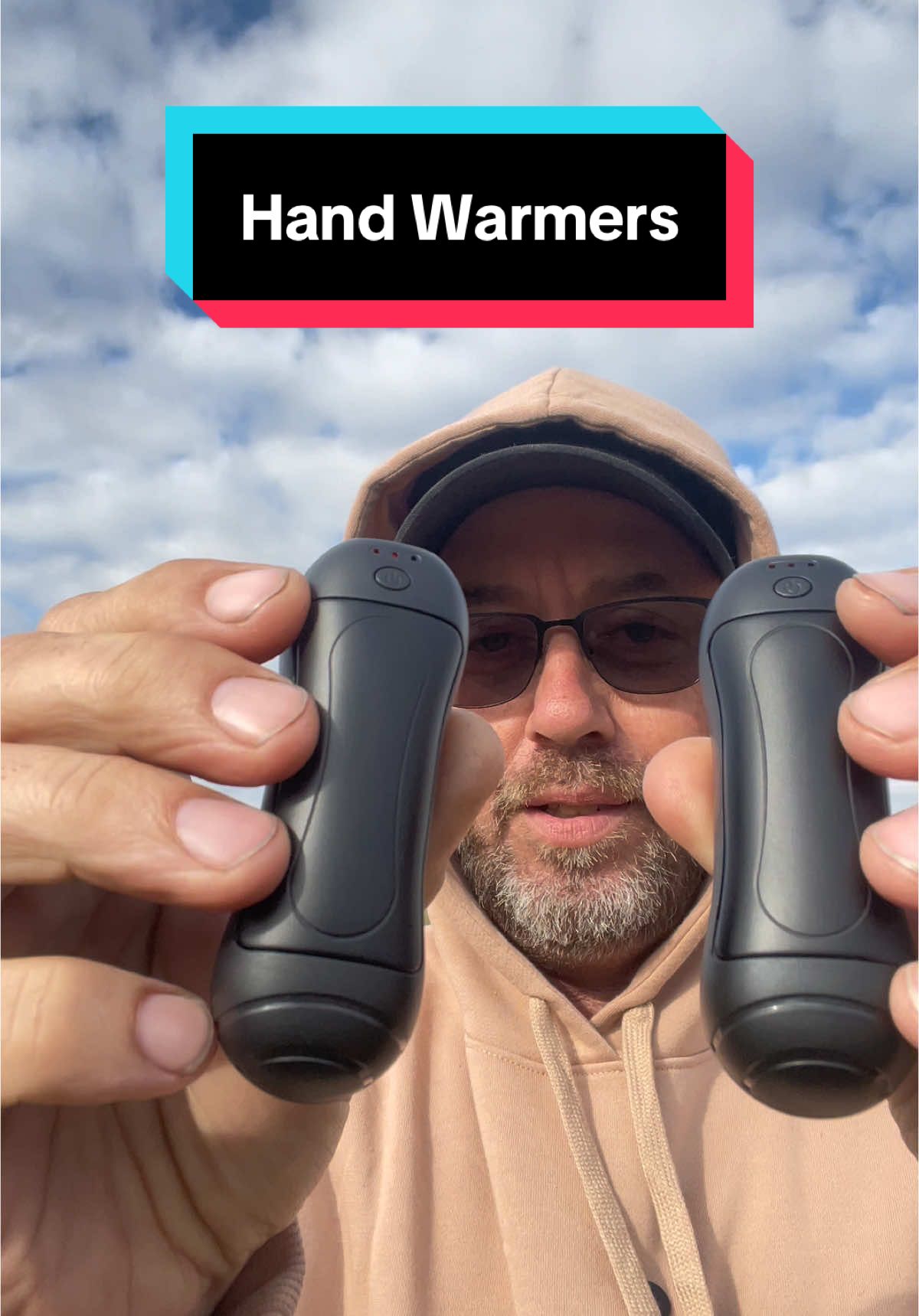 These rechargeable hand warmers are legit and would make a great gift!! #handwarmers #stockingstuffer #gift #TikTokShopBlackFriday #TikTokShopCyberMonday #TikTokShopHolidayHaul #coldweather 