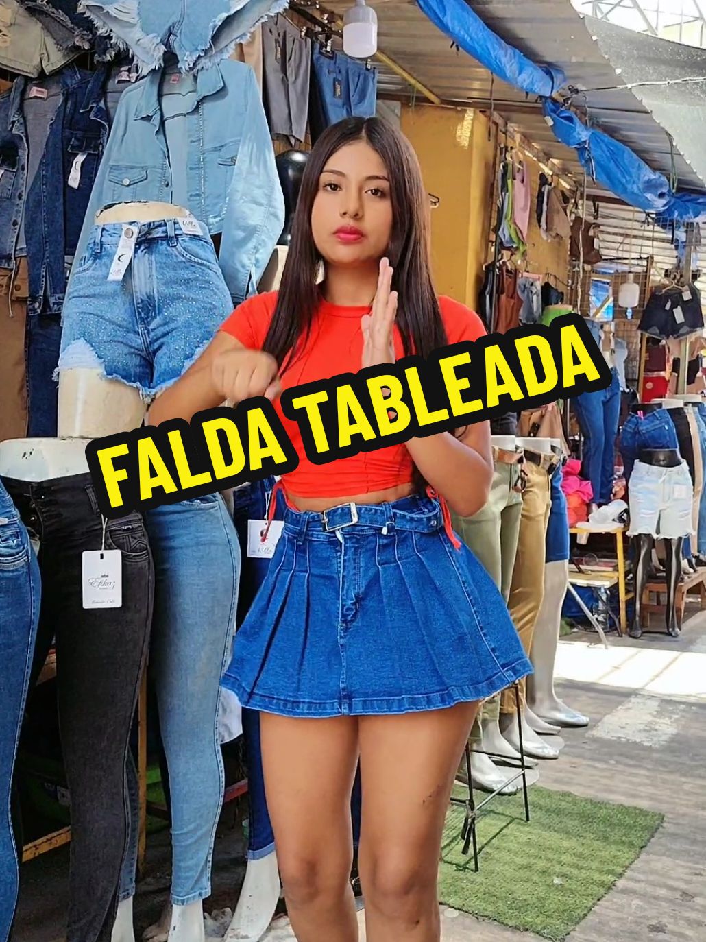 Bellas💕 nos acaban de llegar faldas tableadas en tonos jeans todas las tallas disponibles. Nos encontramos en la feria barrio lindo comercial Pro Mayor bloque 3. Se realizan envíos a toda Bolivia 🇧🇴📦  📱78178040.  #modadannyrojas💕 #sczbolivia🇳🇬🇧🇴 #bolivia #santacruz #enviosnacionales #feriabarriolindo #falda #jeans #faldatableada #faldashort  #zyxbca #viraltiktok #parati #fyp 