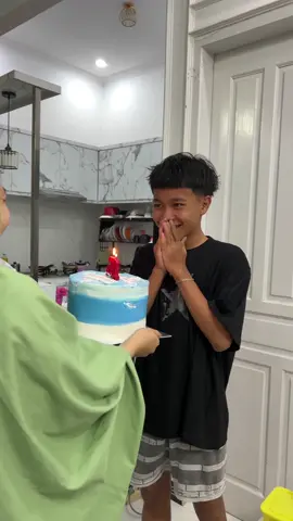 Barakallah fiumrik anakku🥰 semoga panjang umur dan berkah umurnya, semoga sehat selalu lahir bathin dan semoga menjadi anak yg sholeh🤲🏻 rajin sekolah dan rajin ibadah🤲🏻 gk kerasa udah 16tahun aja❤️ #bararakallahfiumrik #mabrukalfamabruk #tiktok #fyp #xyzbca #foryou 