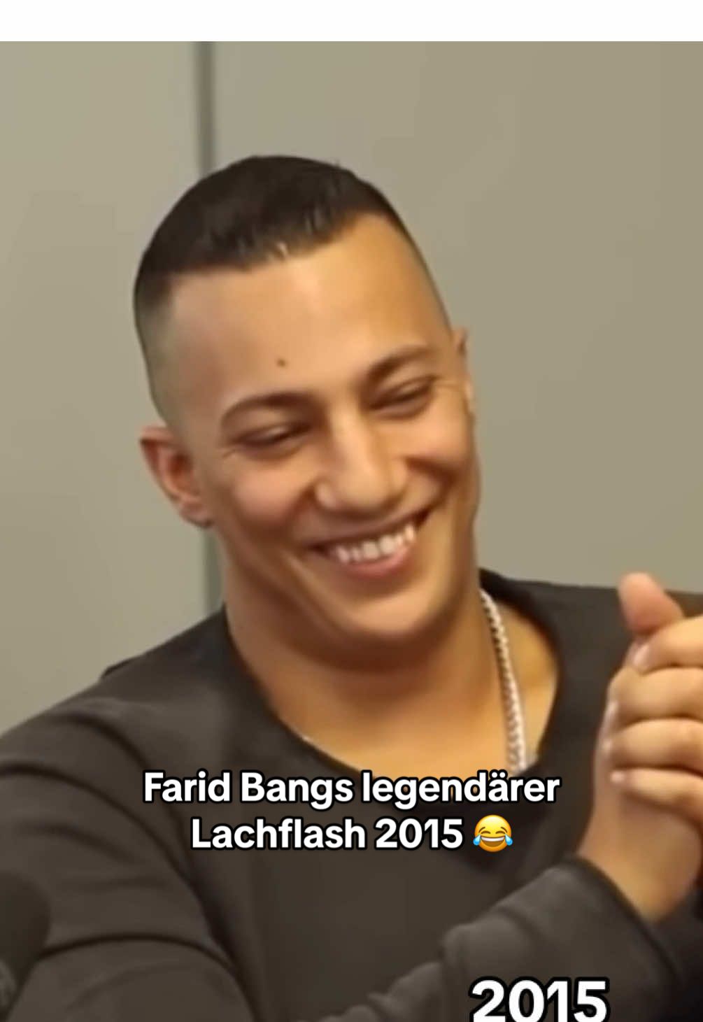 Der wohl legendärste Lachflash im Internet von Farid Bang aus 2015! 😂 Wer erinnert sich? #faridbang #lachflash #fler #interview #farid #bang #deutschrap #fyp 