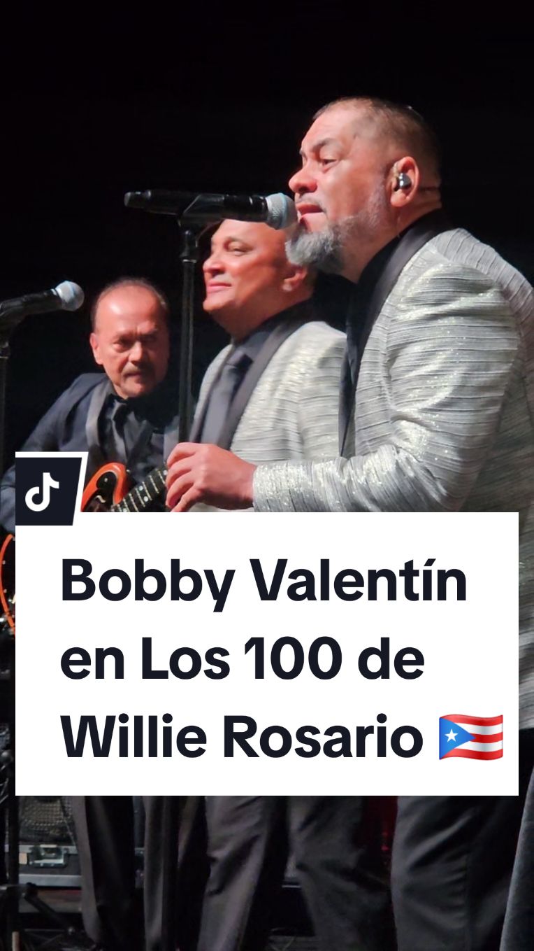 🇵🇷 #BobbyValentín en #Los100deWillieRosario de @vivalasalsa_ en Watsco Center en Miami 📻 #miami #vivalasalsa #willierosario