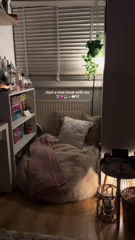 start a court of mist and fury with me 📖🧚🏼‍♂️ #aesthetic #readingaesthetic #readingvlog #BookTok #bookish #bookworm #acotar ##acourtofmistandfury #acomaf #readingcorner #cozyroom #roomdecor #roominspo #cozyvlog #dailyvlog #ditl #books #bookgirl #fyp #foryou 