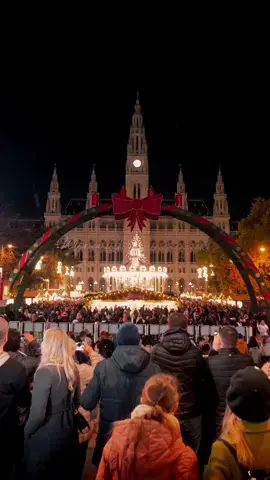 ✨ Experience the magic of Christmas at the Wiener Christkindlmarkt on Rathausplatz ♥️🎄✨ Not only one of the most beautiful Christmas markets in Vienna but also one of the most stunning in all of Europe 🌟 ✨ Set against the breathtaking backdrop of Vienna’s Rathaus, this market is a festive favorite, offering cozy holiday vibes, handcrafted gifts, and delicious treats like roasted chestnuts and mulled wine🍷🌟 Stroll through the sparkling lights, enjoy ice skating under the trees, and soak up the joyful atmosphere of this iconic Christmas destination 🎠✨ 📍 Rathausplatz 📅 Opening Dates: November 15 - December 26, 2024 🕰️ Open daily from from 10:00 AM to 10:00 PM. On December 24, it closes at 6:30 PM. Have you visited this Christmas wonderland yet? Let us know in the comments 🤗 🎥©️ @vienna_visitas #viennachristmas #wienerchristkindlmarkt #christmasinvienna #viennavibes #rathausplatz