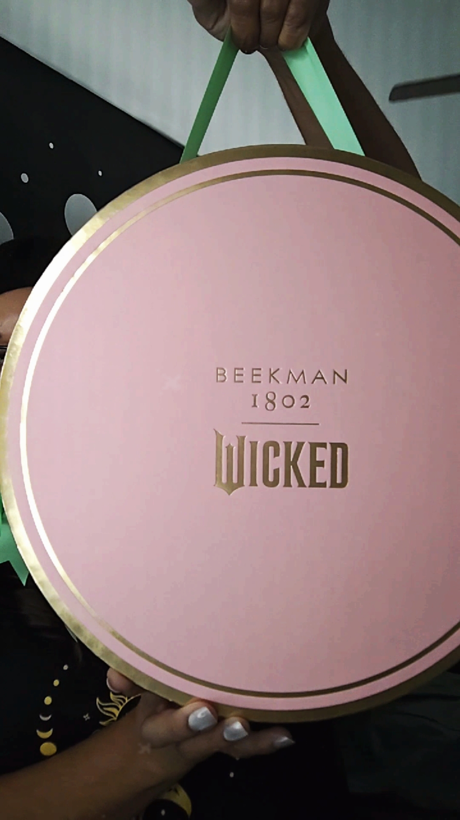 @beekman1802 #Beekman1802xWicked #KindnessKrew #fyp #wicked #wickedmovie #unboxing #giftideas #holidayseason #detroit 