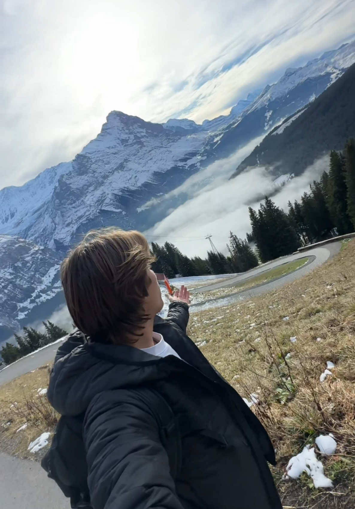 this was before things started getting bad #grindelwald #grindelwaldfirst #Hiking #switzerland #travel #jungfrauregion 