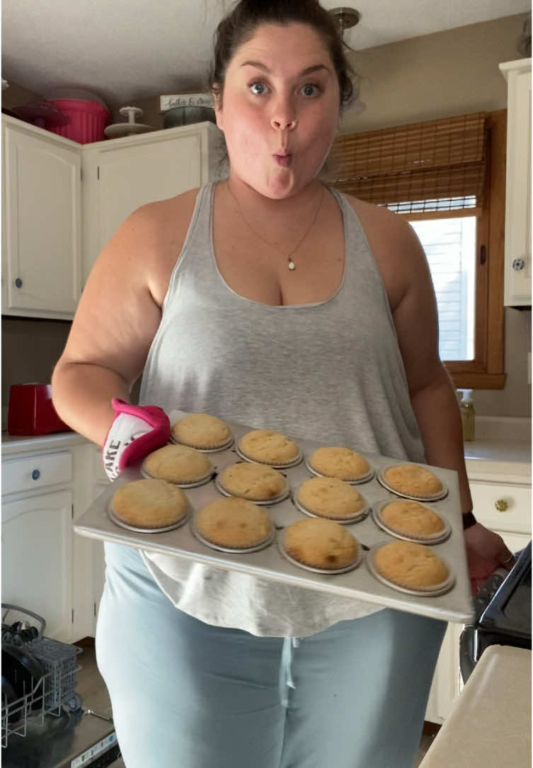 cupcakes! #reallife #athome #curvy #smile 