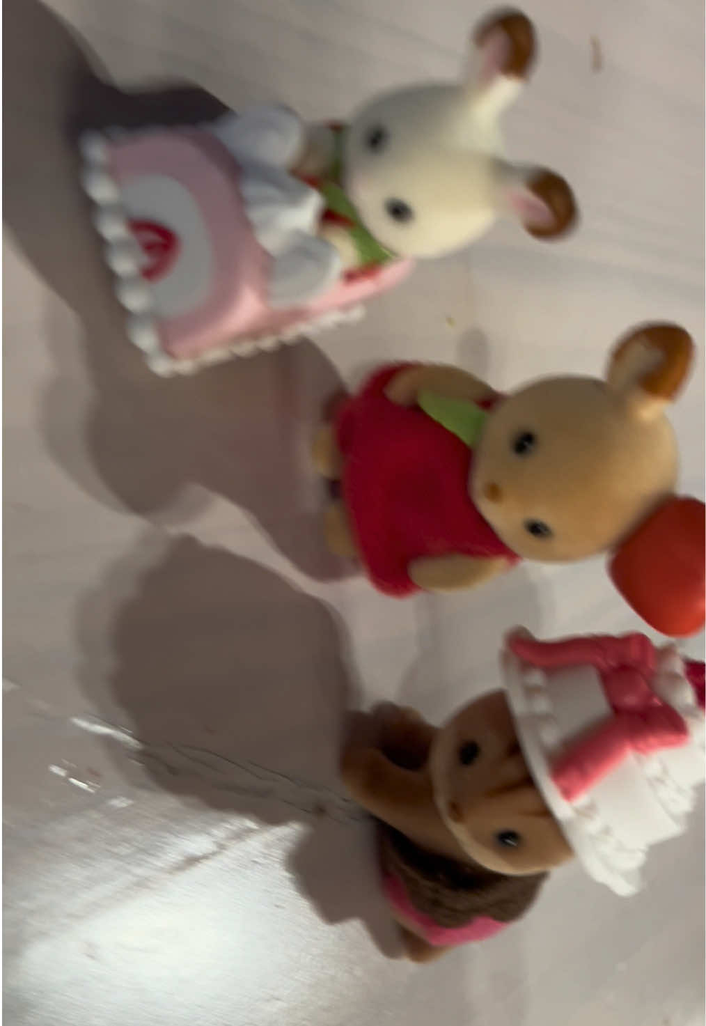 nuestros pequeños!!!🥹🥹🥹 @El Corte Inglés gracias por tanto #sylvanianfamilies #sylvanian #elcorteingles #navidadenelcorteingles #navidad #christmas #nacimiento #cocidomadrileño #perfectas 