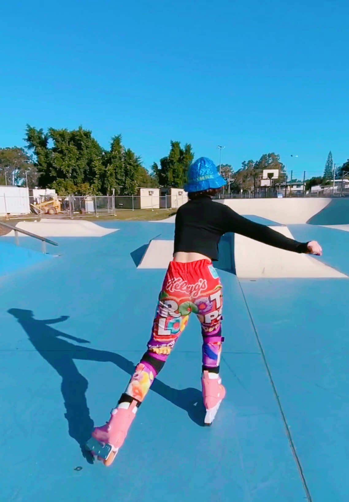 pretty awkies :”) i need more friens to flail around with plsss #brisbane #rollerblade #skatepark  #skate #girlswhoskate 