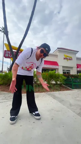 Probando las Famosas Hamburguesas de In-N-Out en Los Ángeles 🍔😋 #InNOut #HamburgerReview #LosAngeles #HollywoodCelebrity